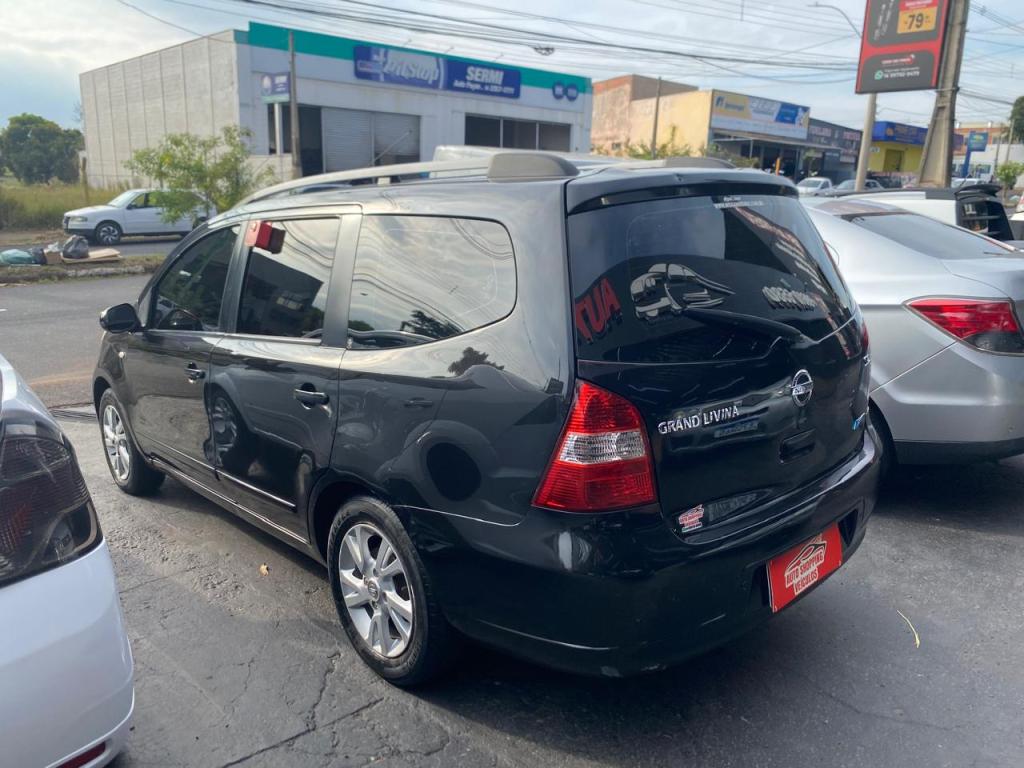 NISSAN Grand Livina - Foto