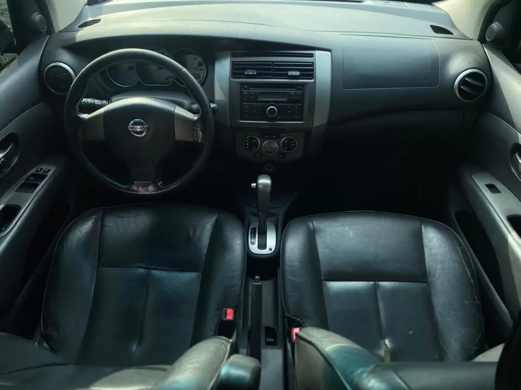 NISSAN Grand Livina - Foto