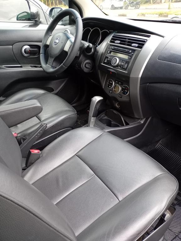 NISSAN Grand Livina - Foto