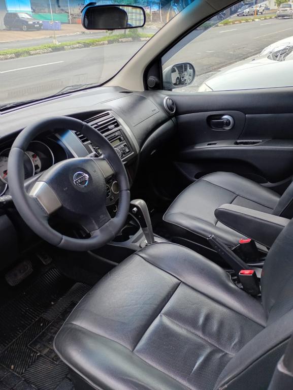 NISSAN Grand Livina - Foto