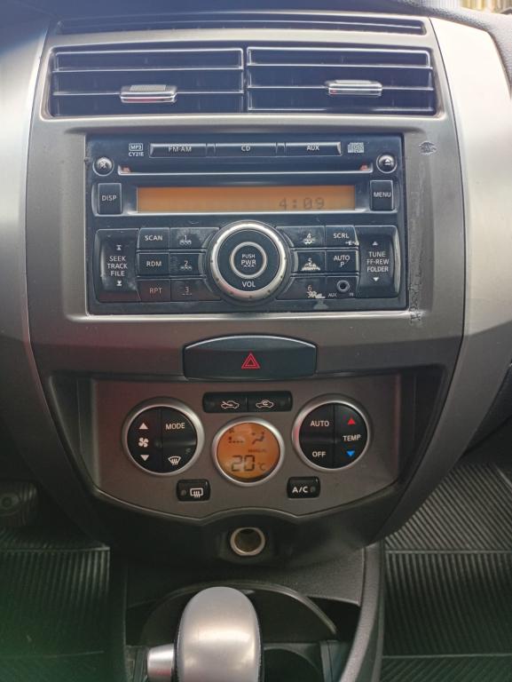 NISSAN Grand Livina - Foto