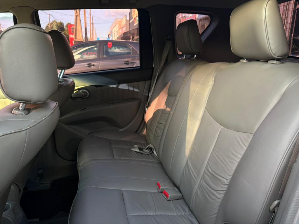 NISSAN Livina - Foto