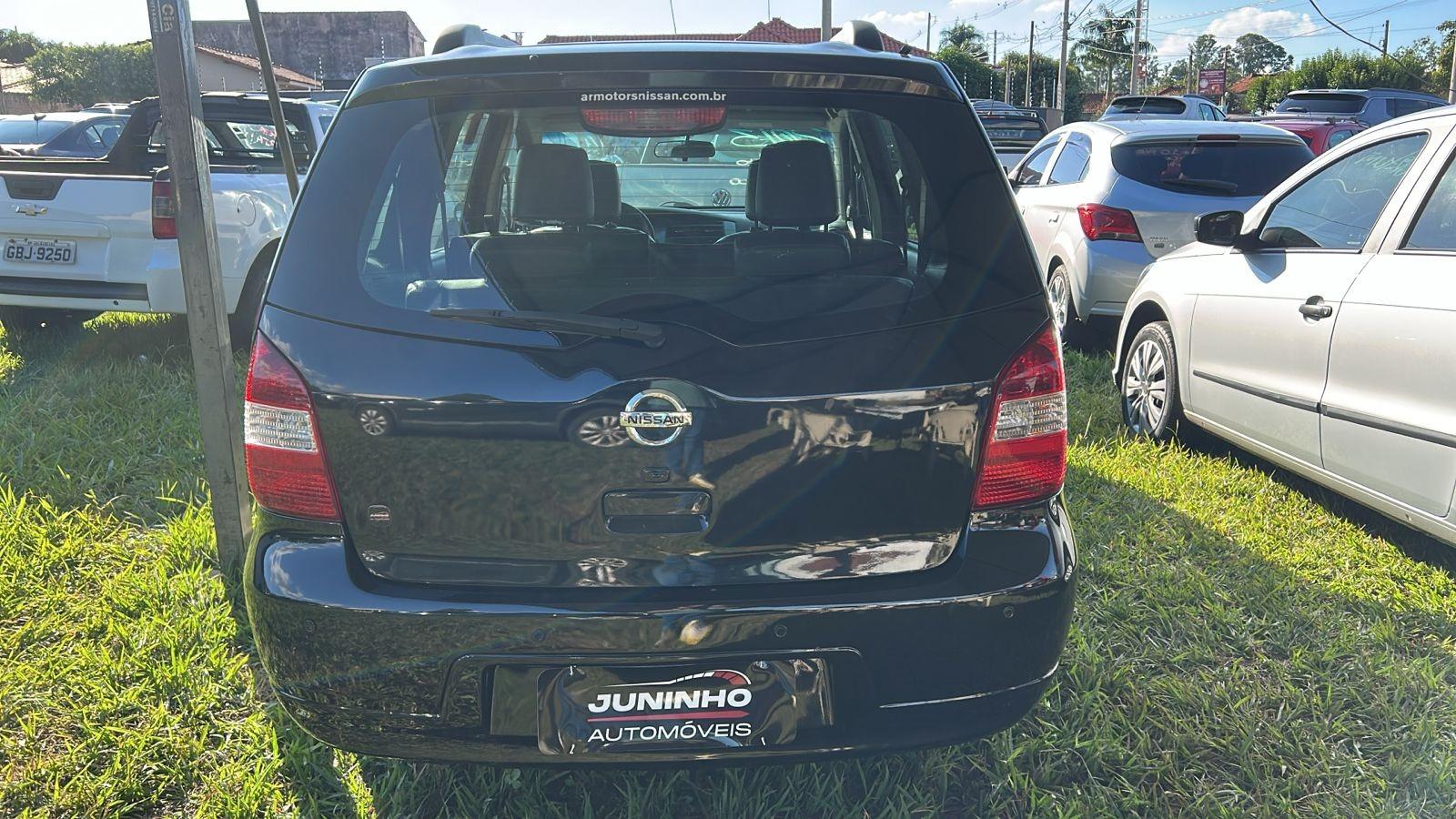 NISSAN Livina - Foto