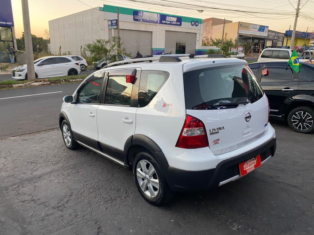 NISSAN Livina - Foto