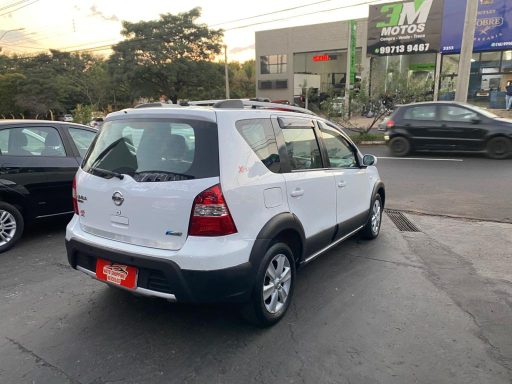 NISSAN Livina - Foto