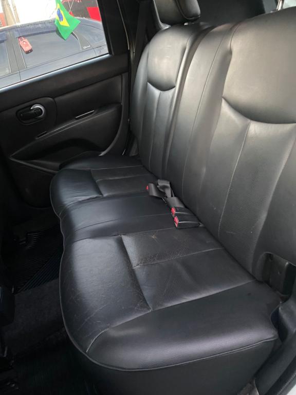 NISSAN Livina - Foto