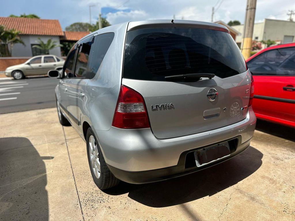 NISSAN Livina - Foto