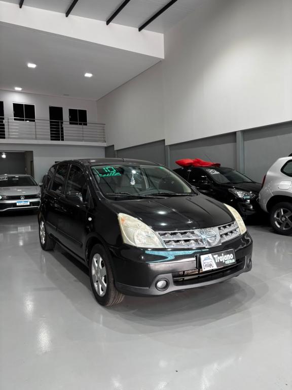 NISSAN Livina - Foto