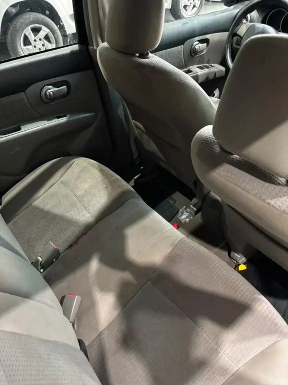 NISSAN Livina - Foto