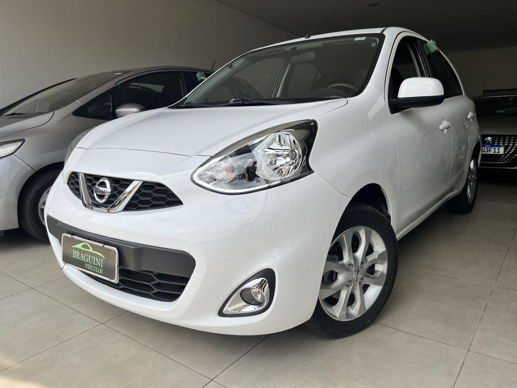 NISSAN March - Miniatura