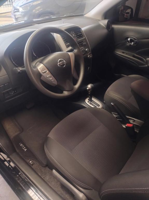 NISSAN Versa Sedan - Foto