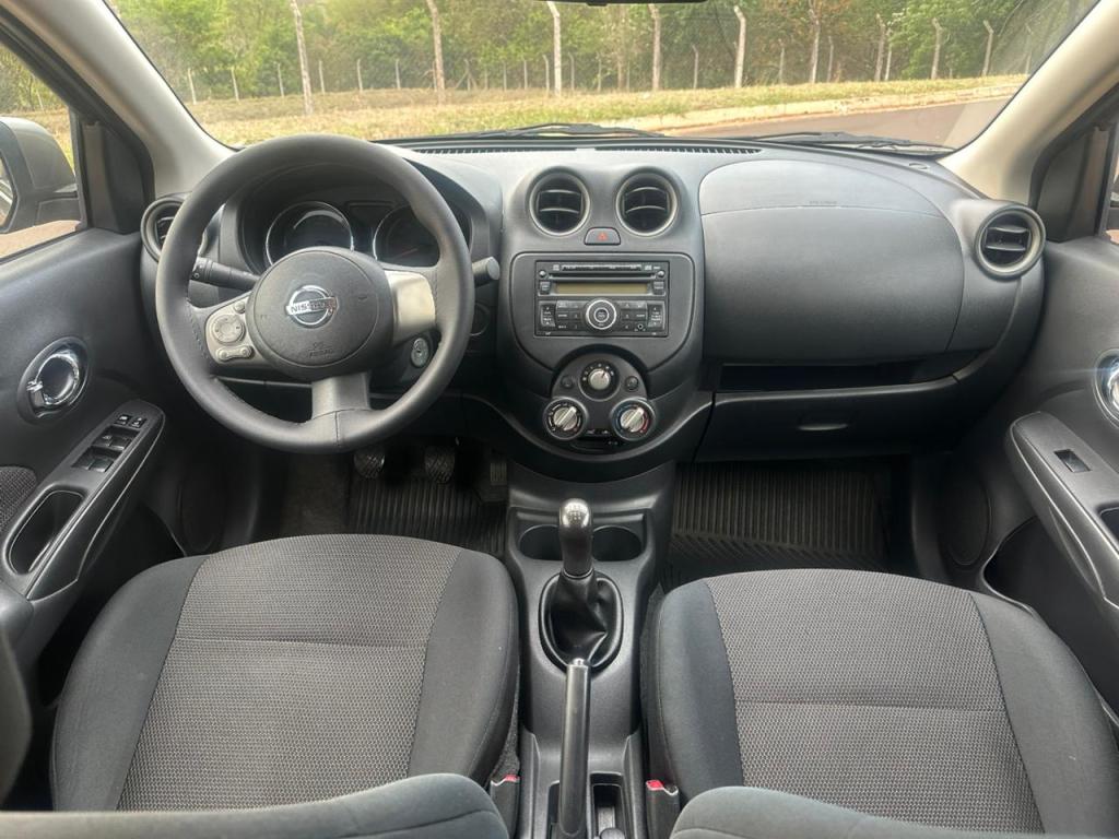 NISSAN Versa Sedan - Miniatura