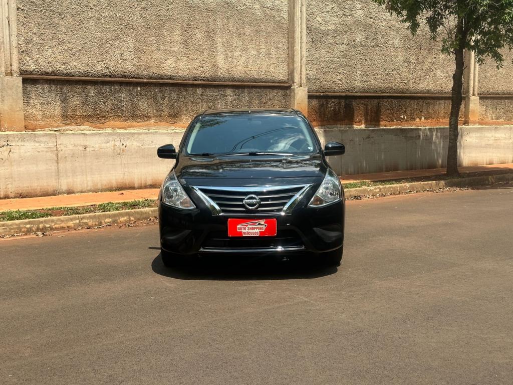 NISSAN Versa Sedan - Foto