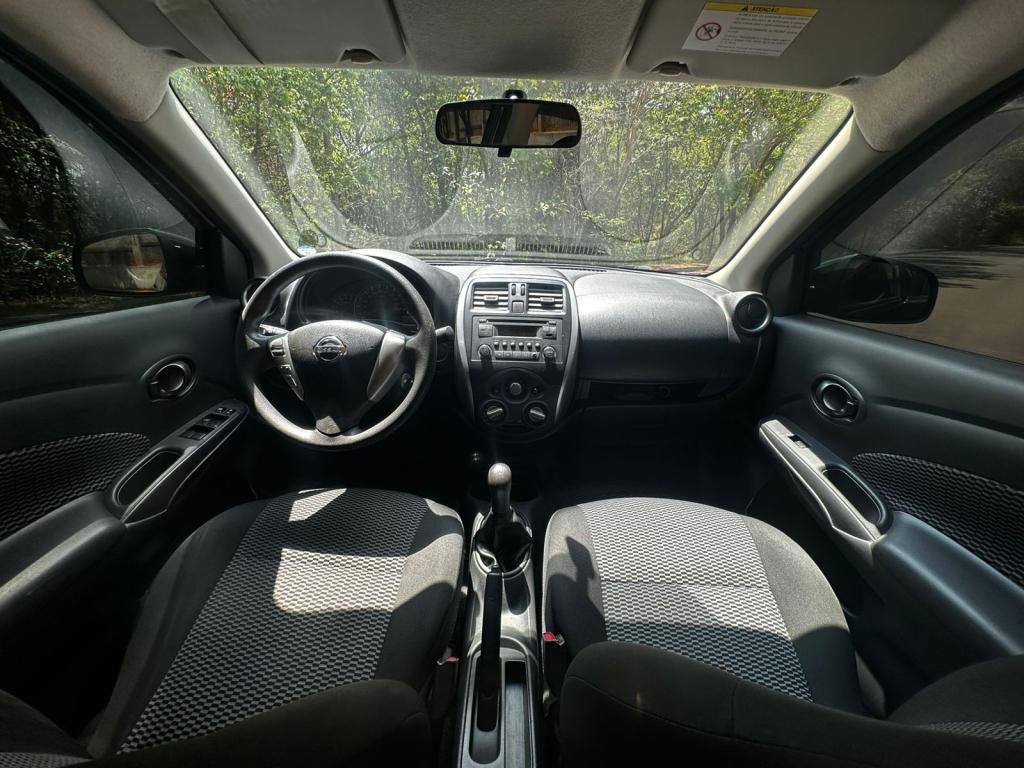 NISSAN Versa Sedan - Foto