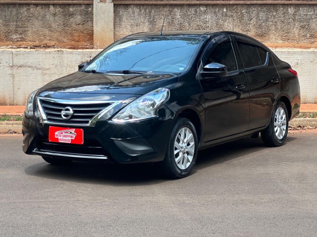 NISSAN Versa Sedan - Foto