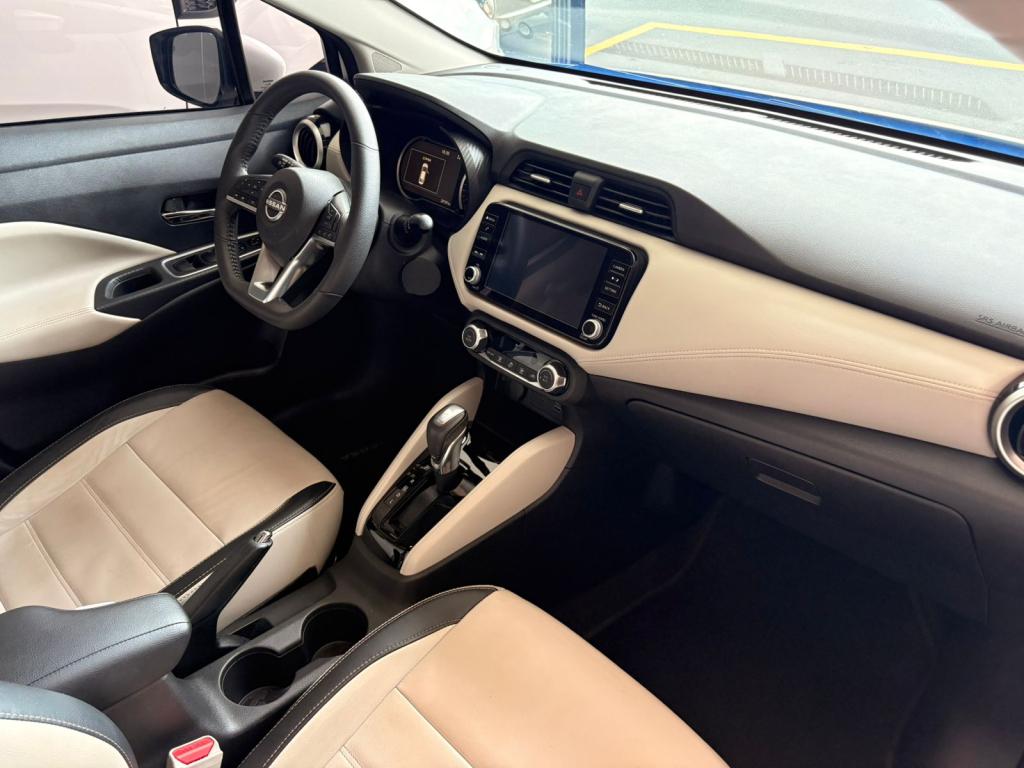 NISSAN Versa Sedan - Foto