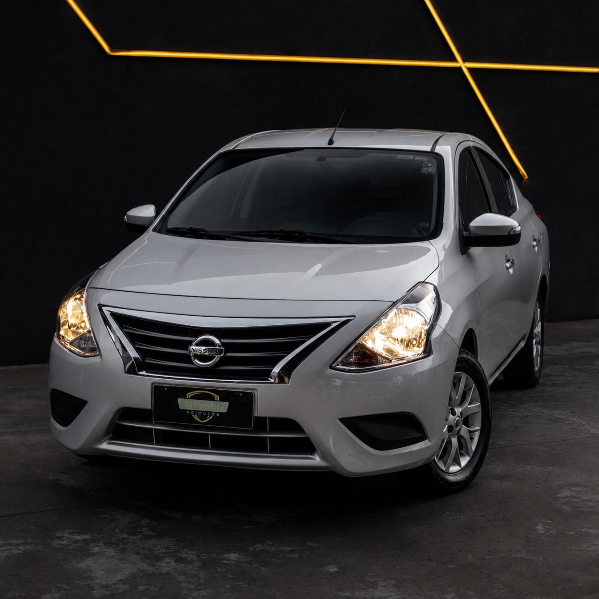 NISSAN Versa Sedan