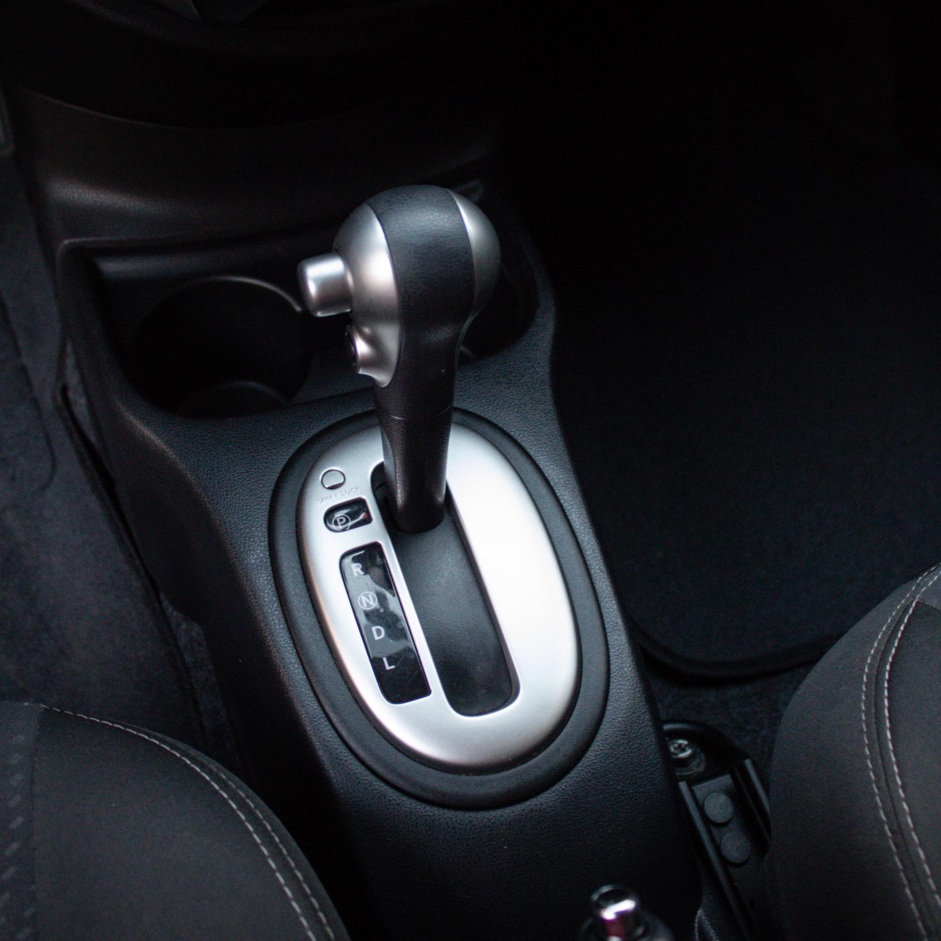 NISSAN Versa Sedan - Foto