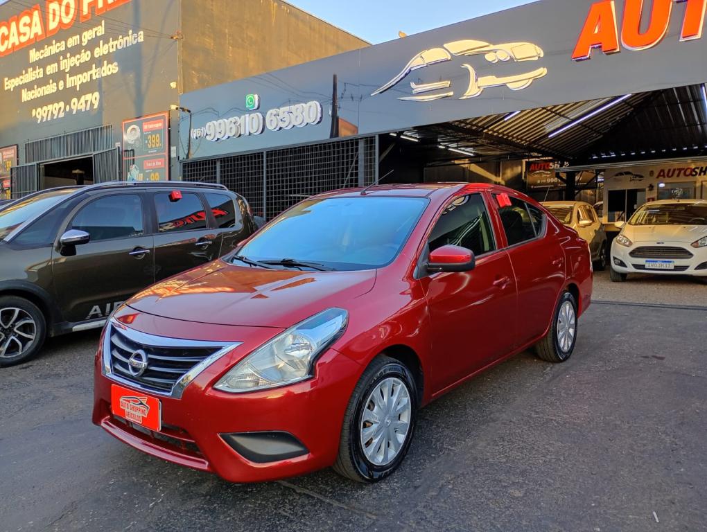 NISSAN Versa Sedan - Foto