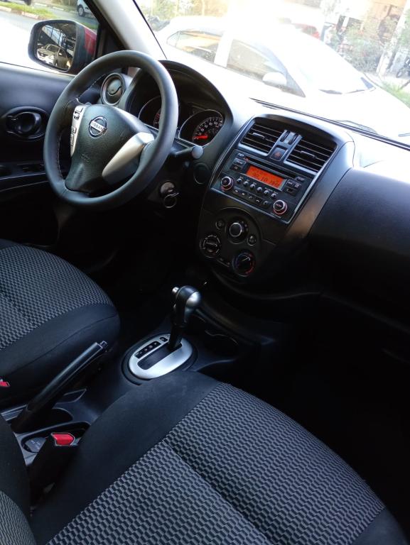 NISSAN Versa Sedan - Foto