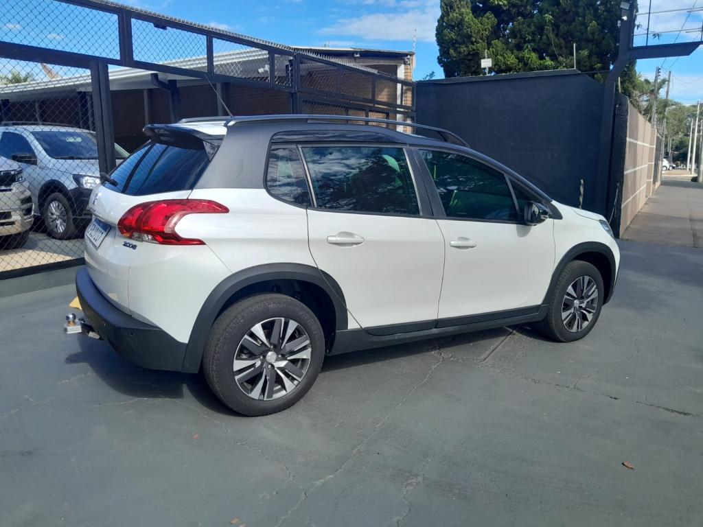 PEUGEOT 2008 - Foto