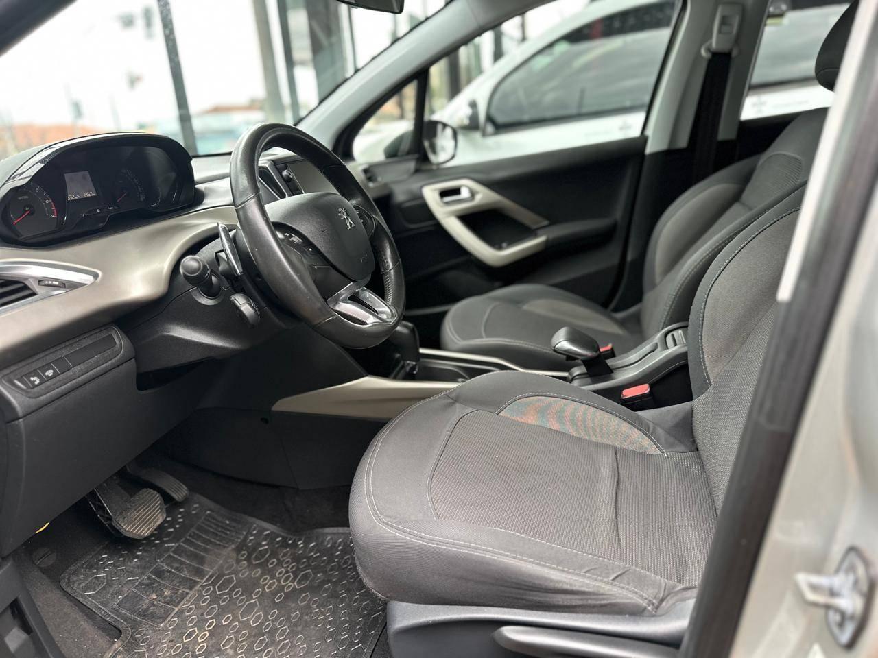 PEUGEOT 2008 - Foto