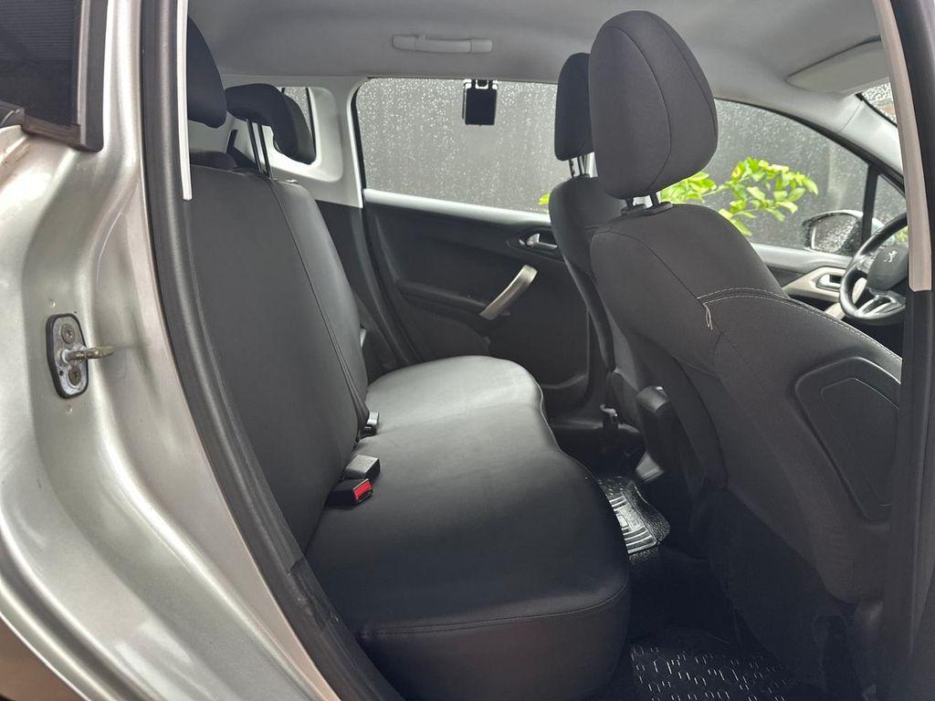PEUGEOT 2008 - Foto