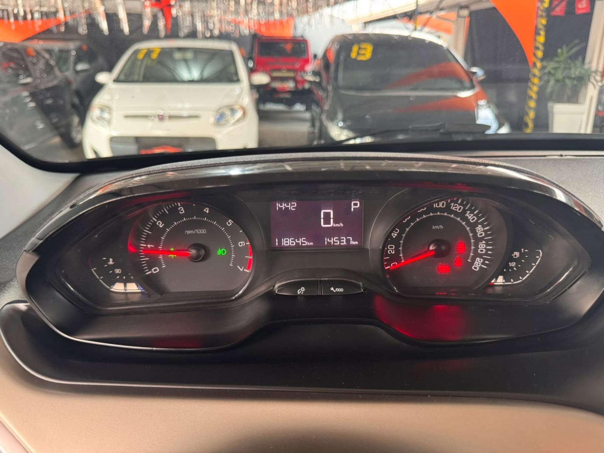 PEUGEOT 2008 - Foto