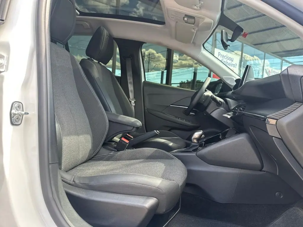 PEUGEOT 208 - Foto