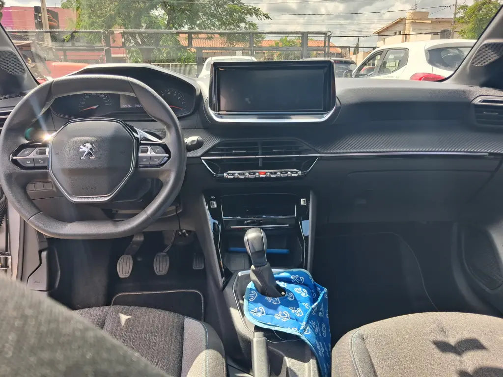 PEUGEOT 208 - Foto