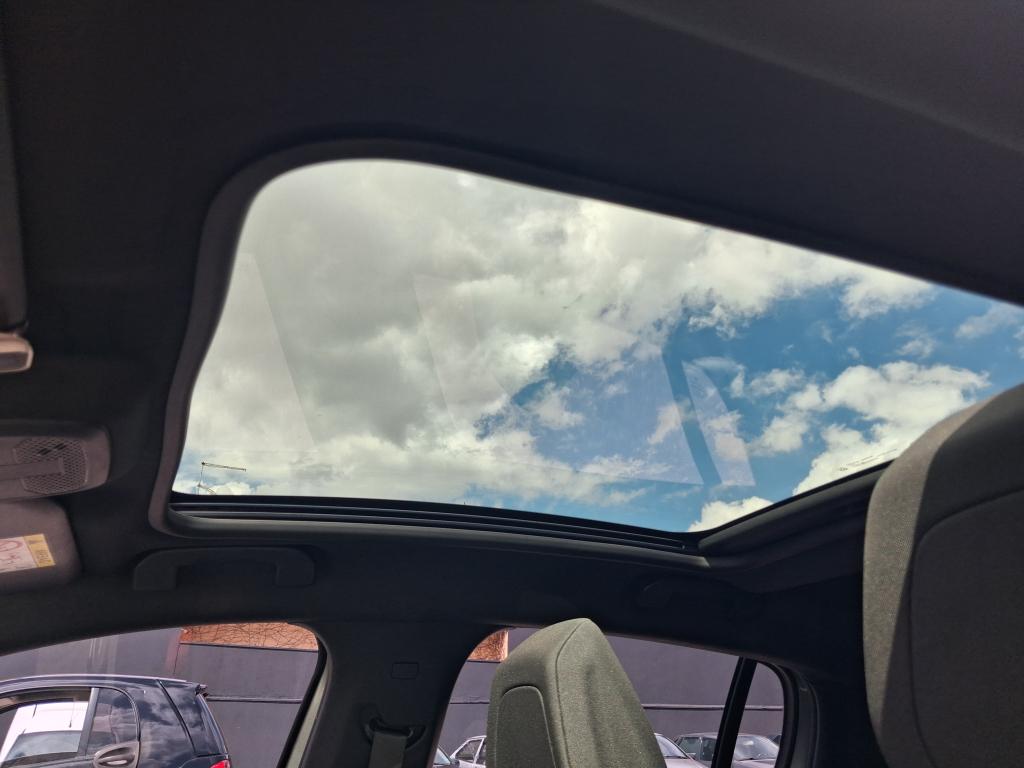 PEUGEOT 208 - Foto