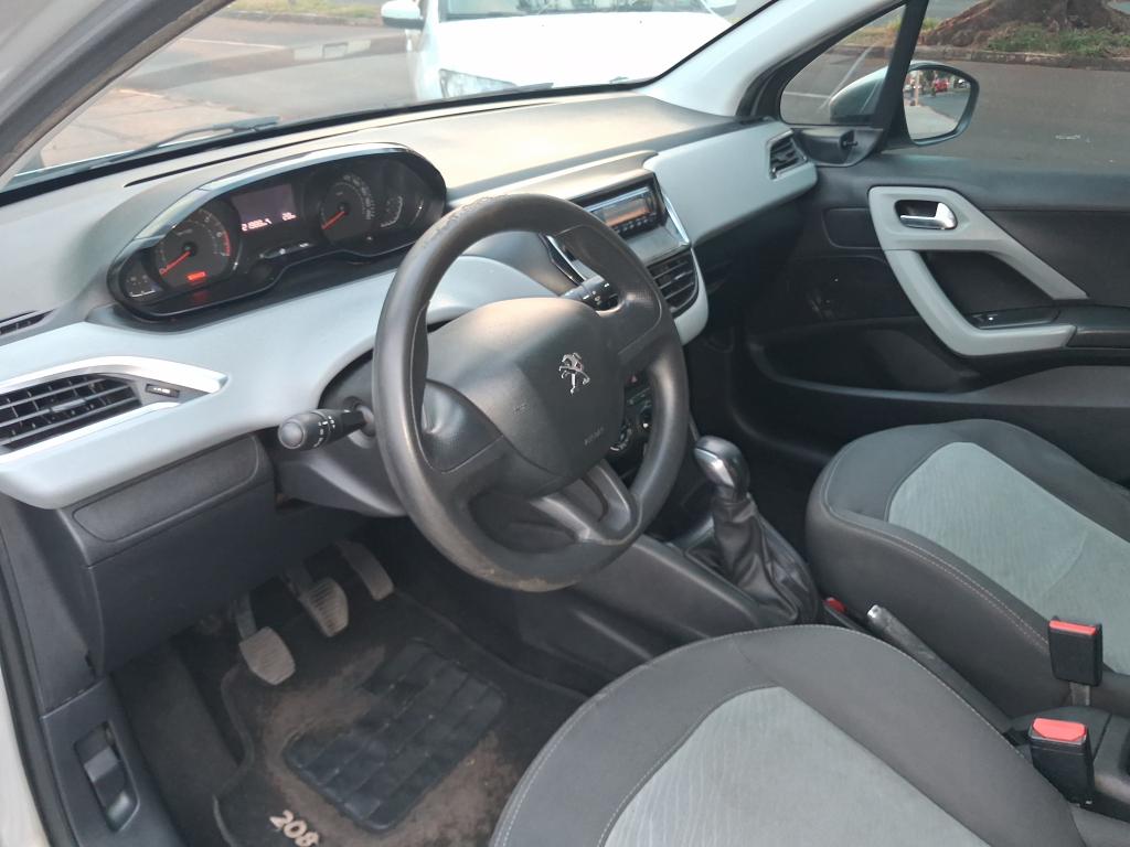 PEUGEOT 208 - Foto