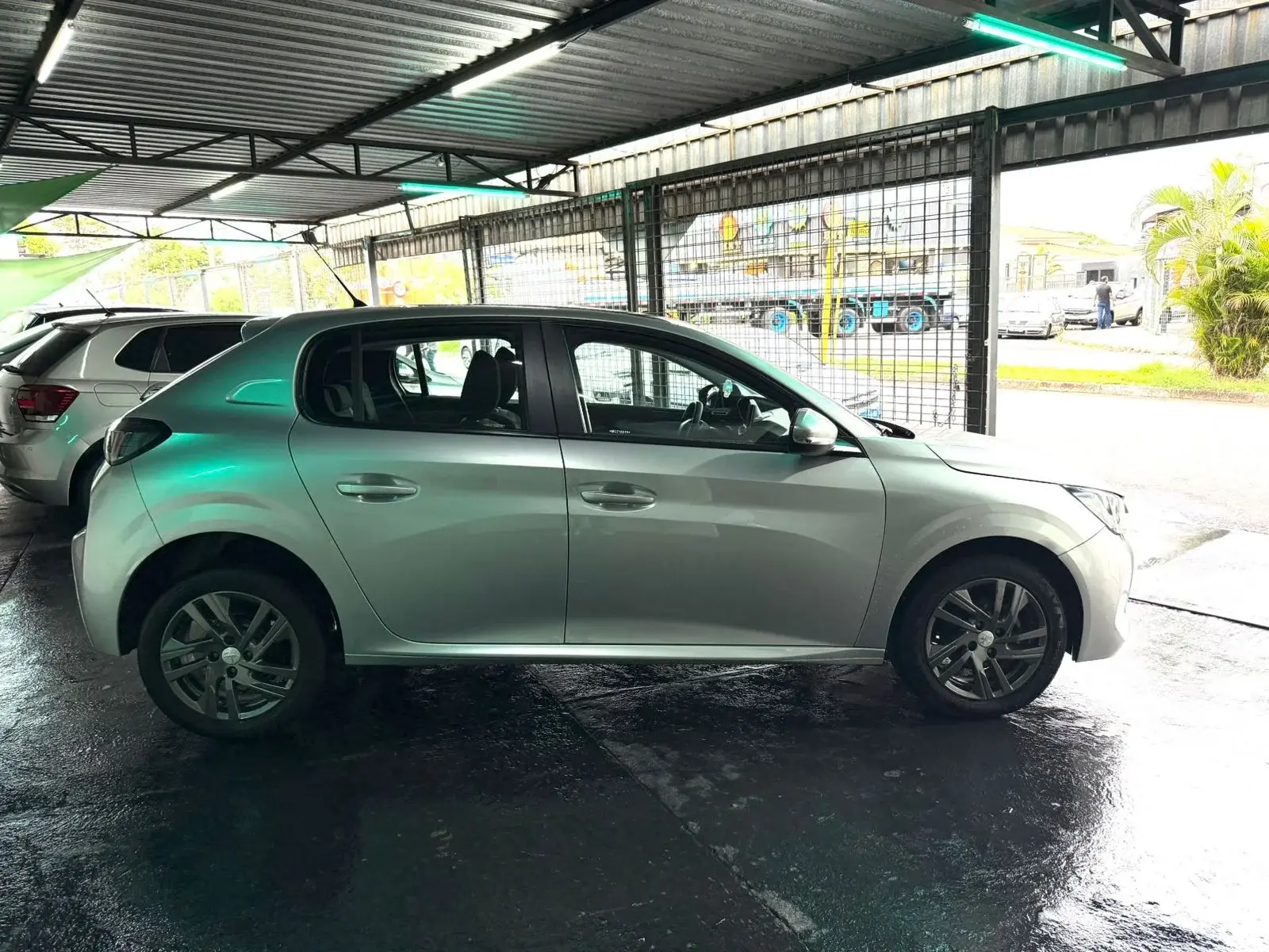 PEUGEOT 208 - Foto