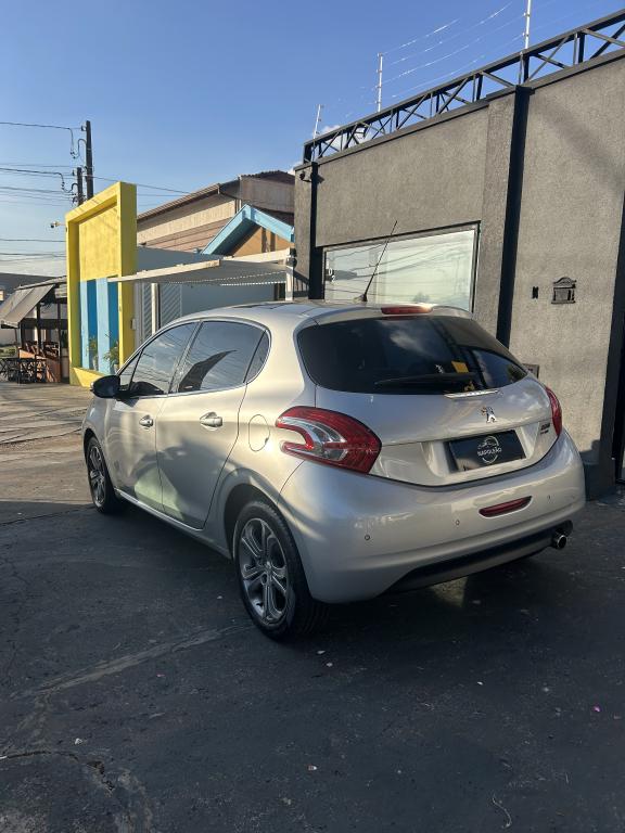 PEUGEOT 208 - Foto