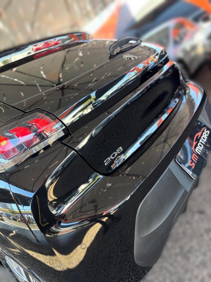 PEUGEOT 208 - Foto