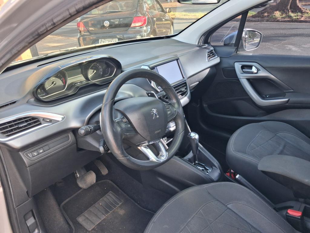 PEUGEOT 208 - Foto