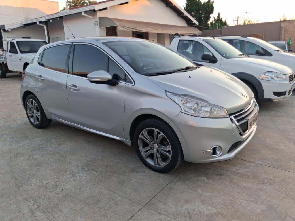 PEUGEOT 208 - Foto