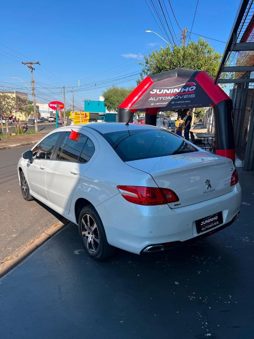 PEUGEOT 408 Sedan - Foto