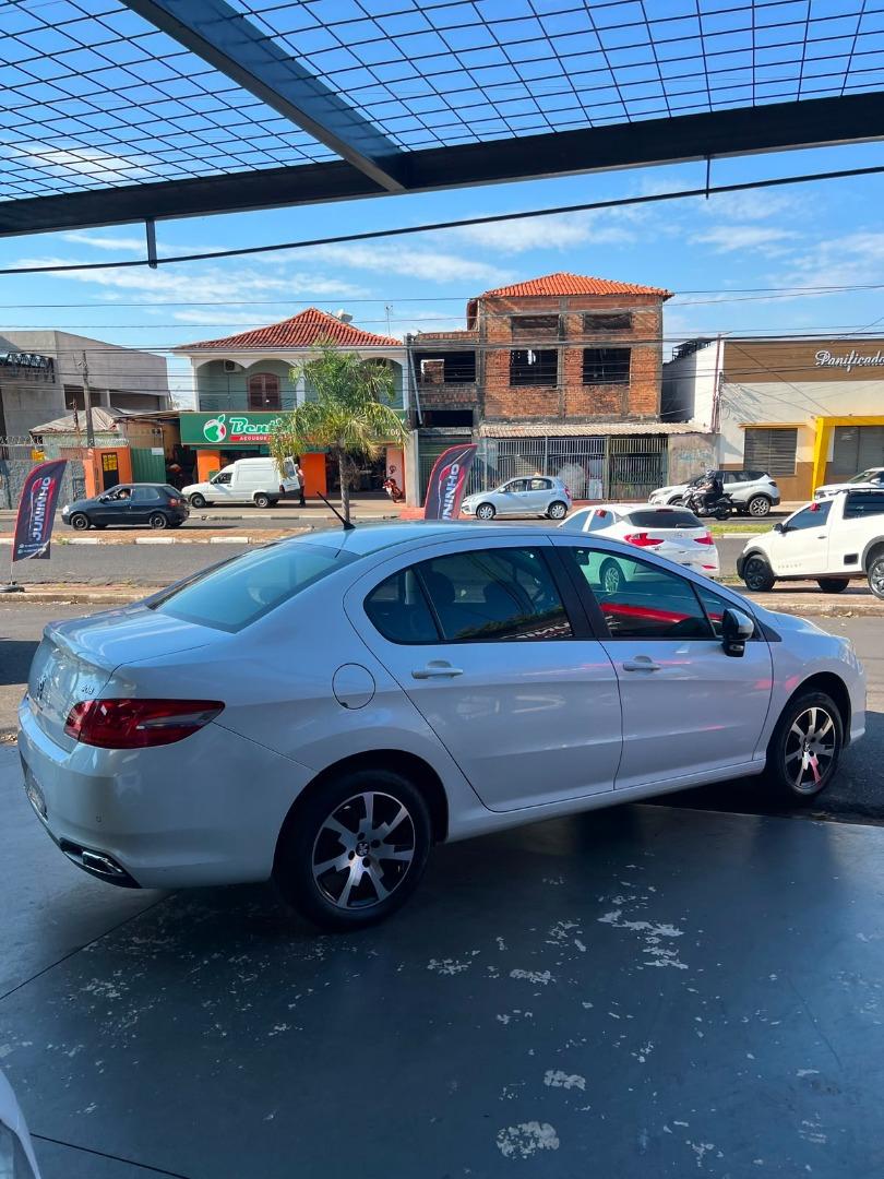 PEUGEOT 408 Sedan - Foto