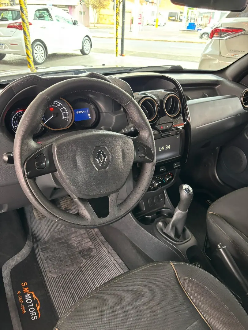 RENAULT Duster - Foto