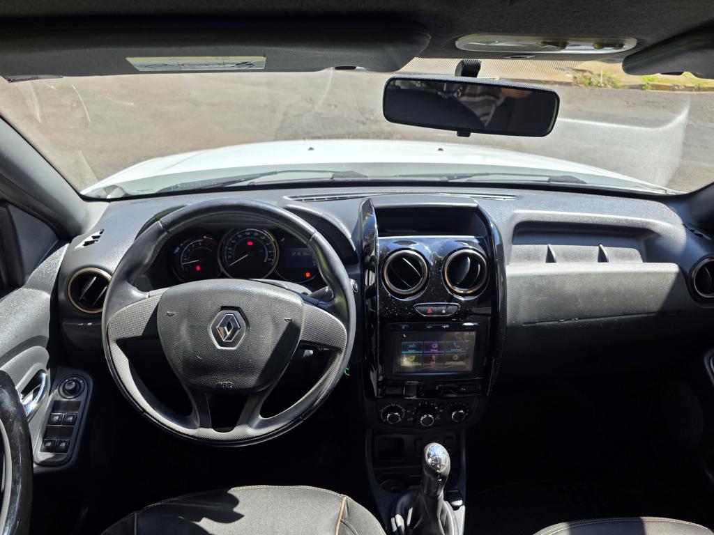 RENAULT Duster - Foto