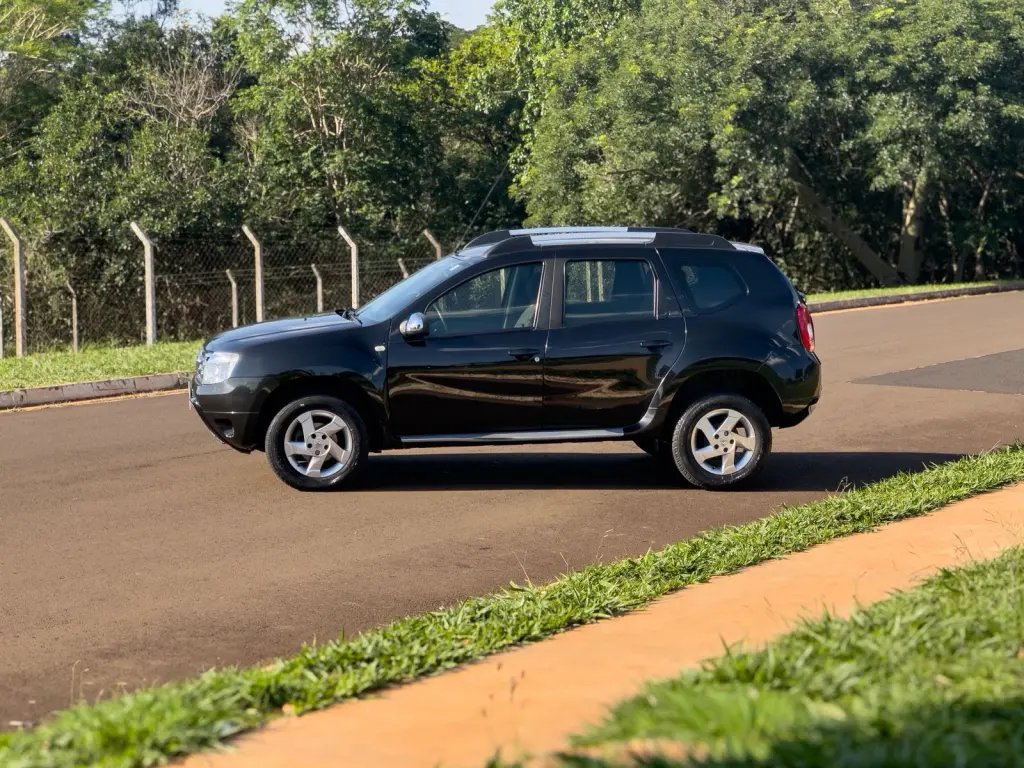 RENAULT Duster - Foto
