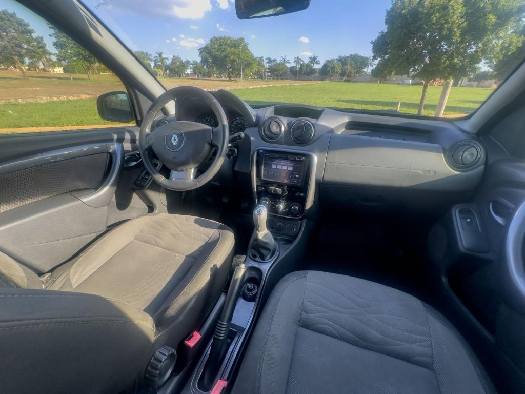 RENAULT Duster - Foto