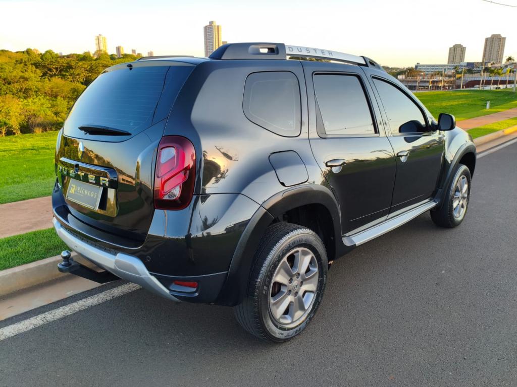 RENAULT Duster - Foto