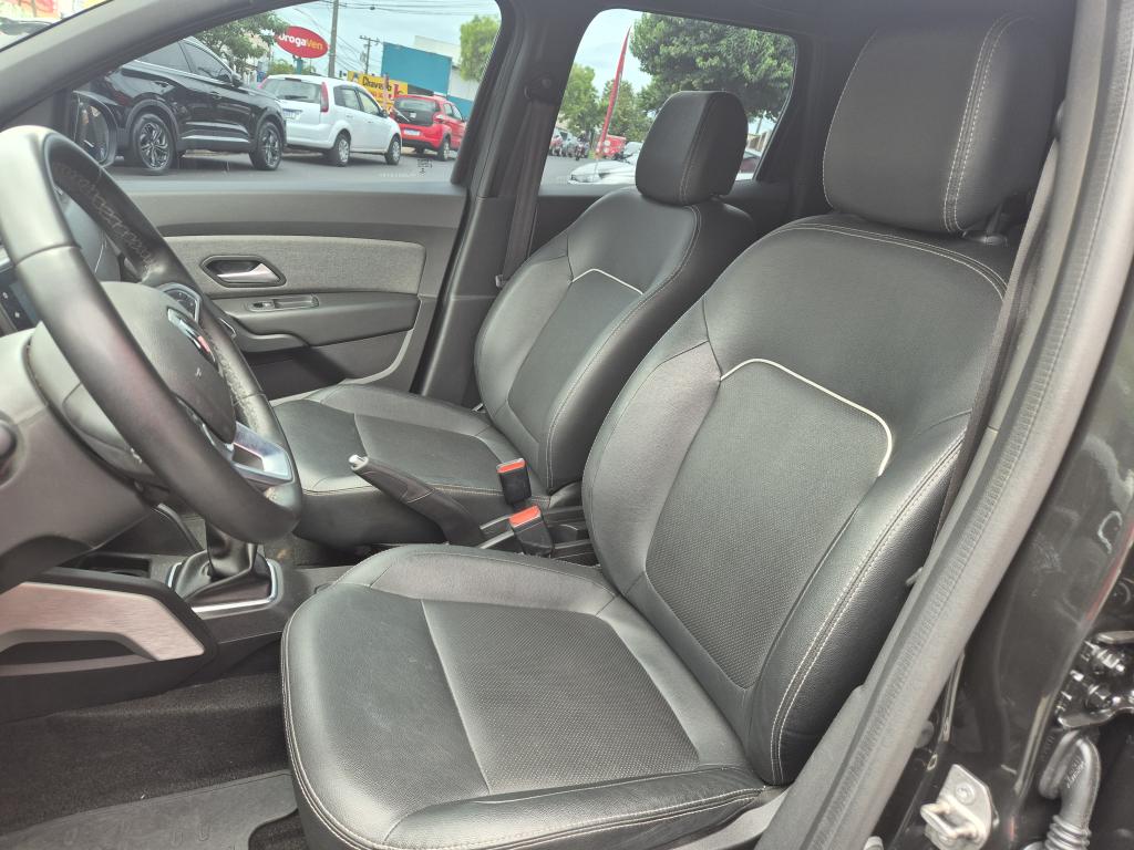 RENAULT Duster - Foto