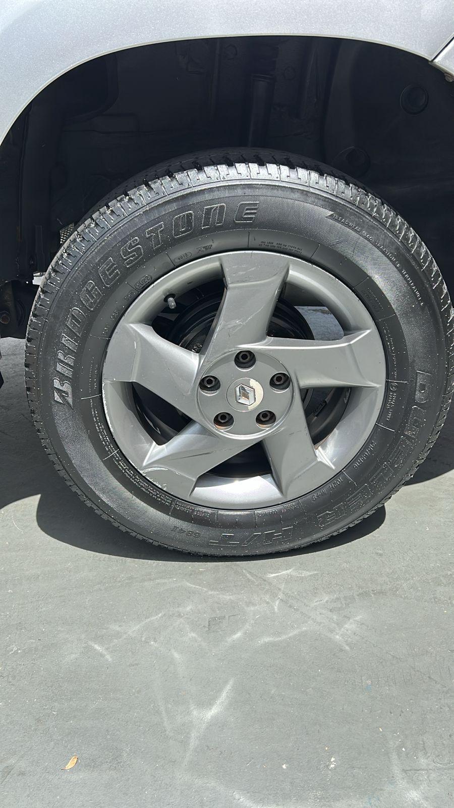 RENAULT Duster - Foto