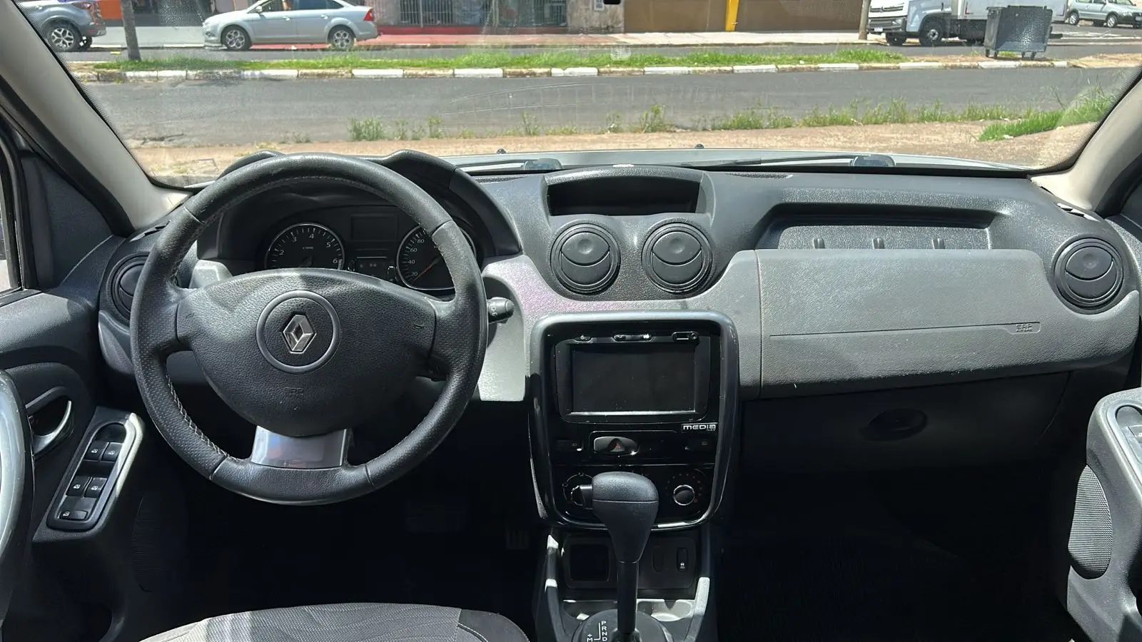 RENAULT Duster - Foto