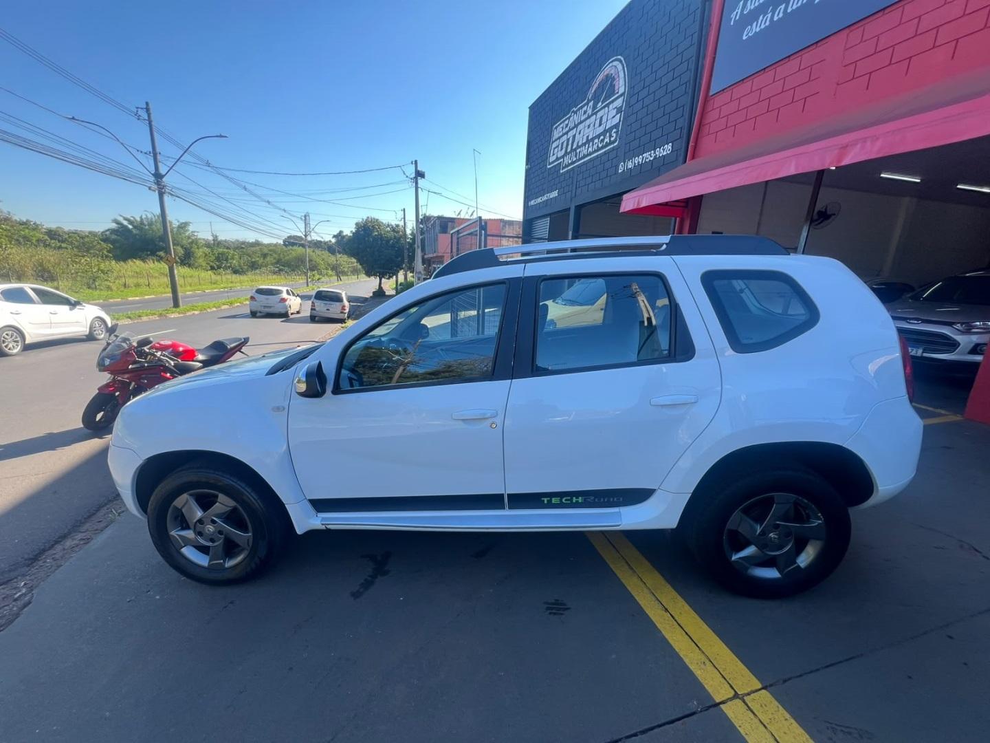 RENAULT Duster - Foto