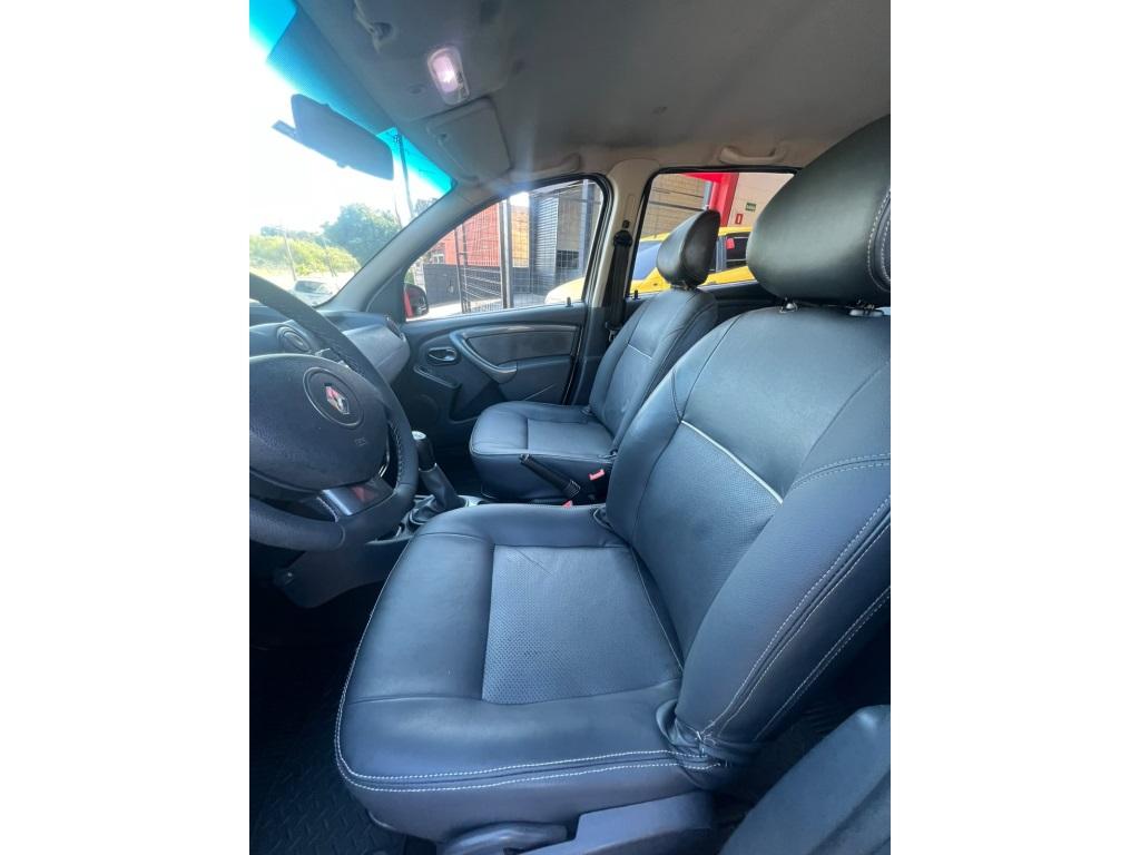 RENAULT Duster - Foto