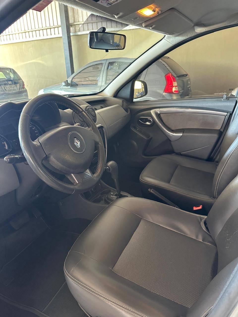 RENAULT Duster - Foto